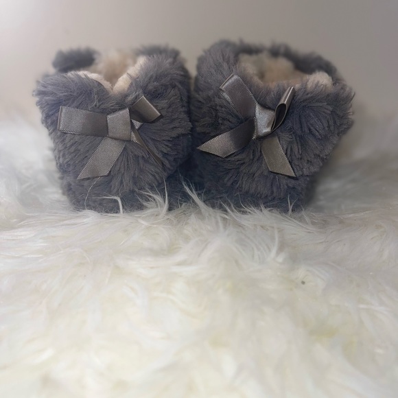 Fuzzy Faux Fur Bow Tie UGG Boots - Picture 5 of 5